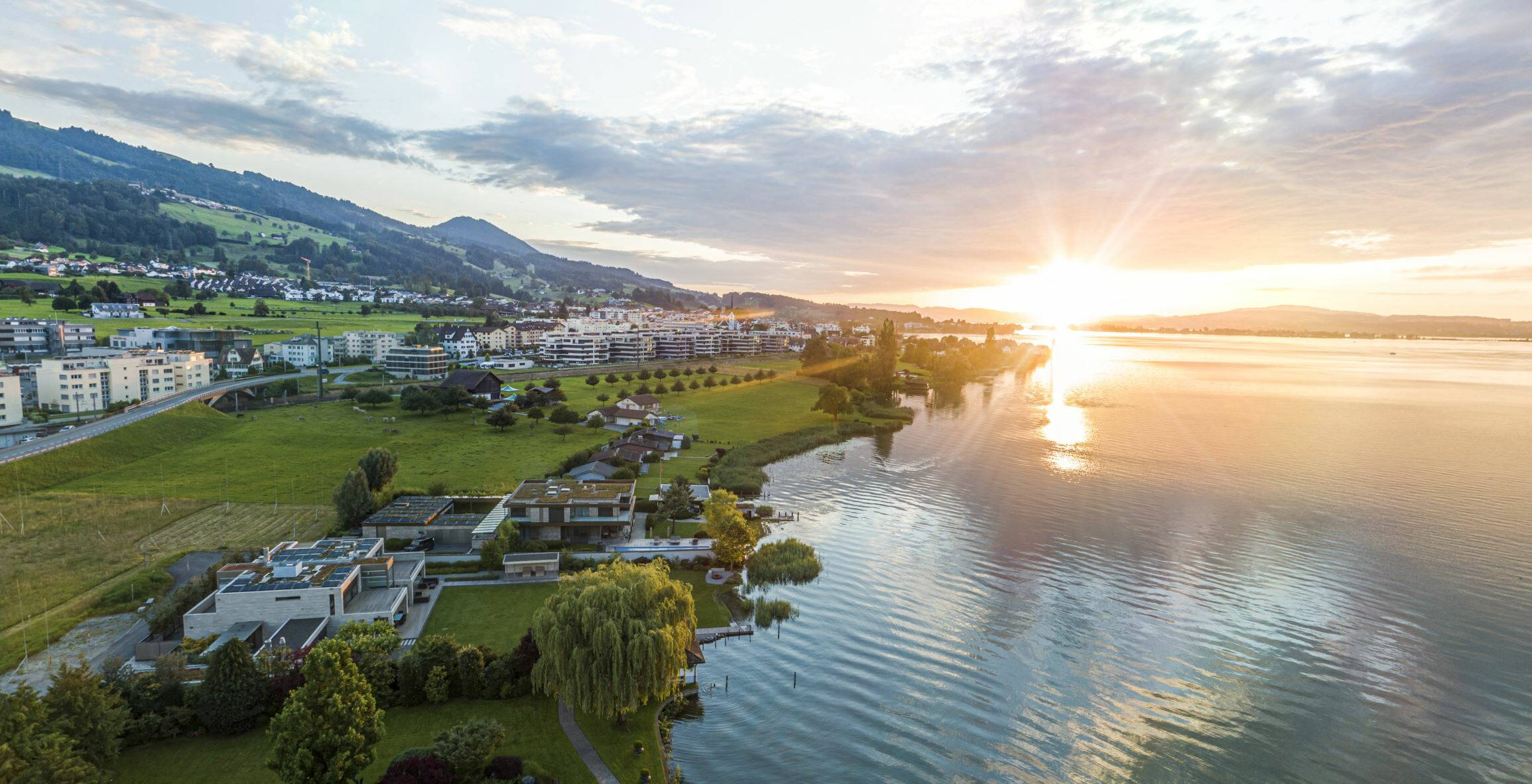 Drohnenaufnahmen von Immobilienprojekten in der Schweiz, Dämmerung, Luftaufnahmen, Impressionen, Vogelperspektive, Panorama
